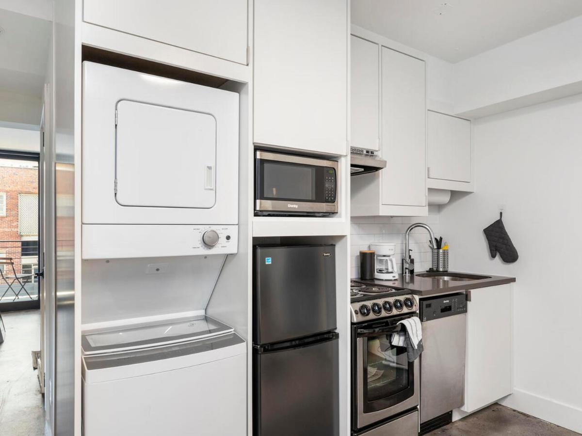 Apartament Comfortable Studio With Queen Bed, City Walkable! Atlanta Zewnętrze zdjęcie