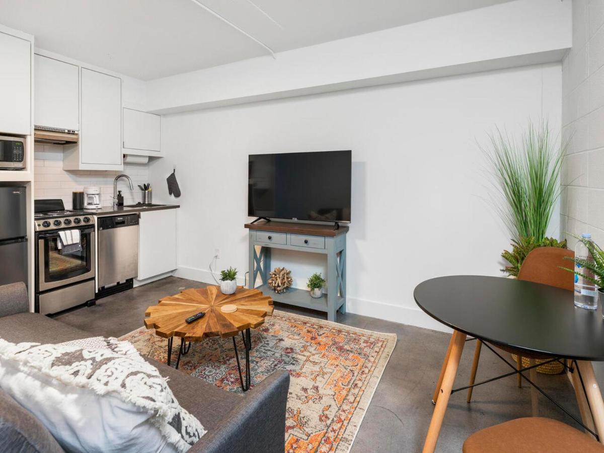 Apartament Comfortable Studio With Queen Bed, City Walkable! Atlanta Zewnętrze zdjęcie